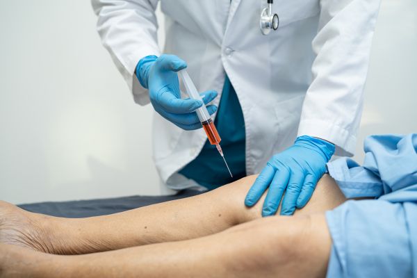 Comparing Stem Cell Therapy and Surgery for Joint Pain