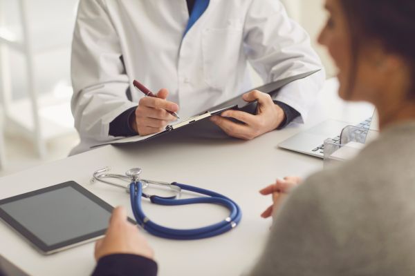 Consulta de células madre en Medellín: qué evalúa el médico antes del tratamiento